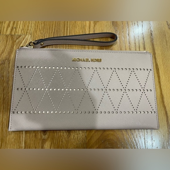 Michael Kors Jet Set Large Wristlet Dusty Pink - Picture 3 of 11